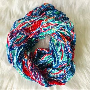 Lilly Pulitzer Infinity Loop Scarf - Let Minnow